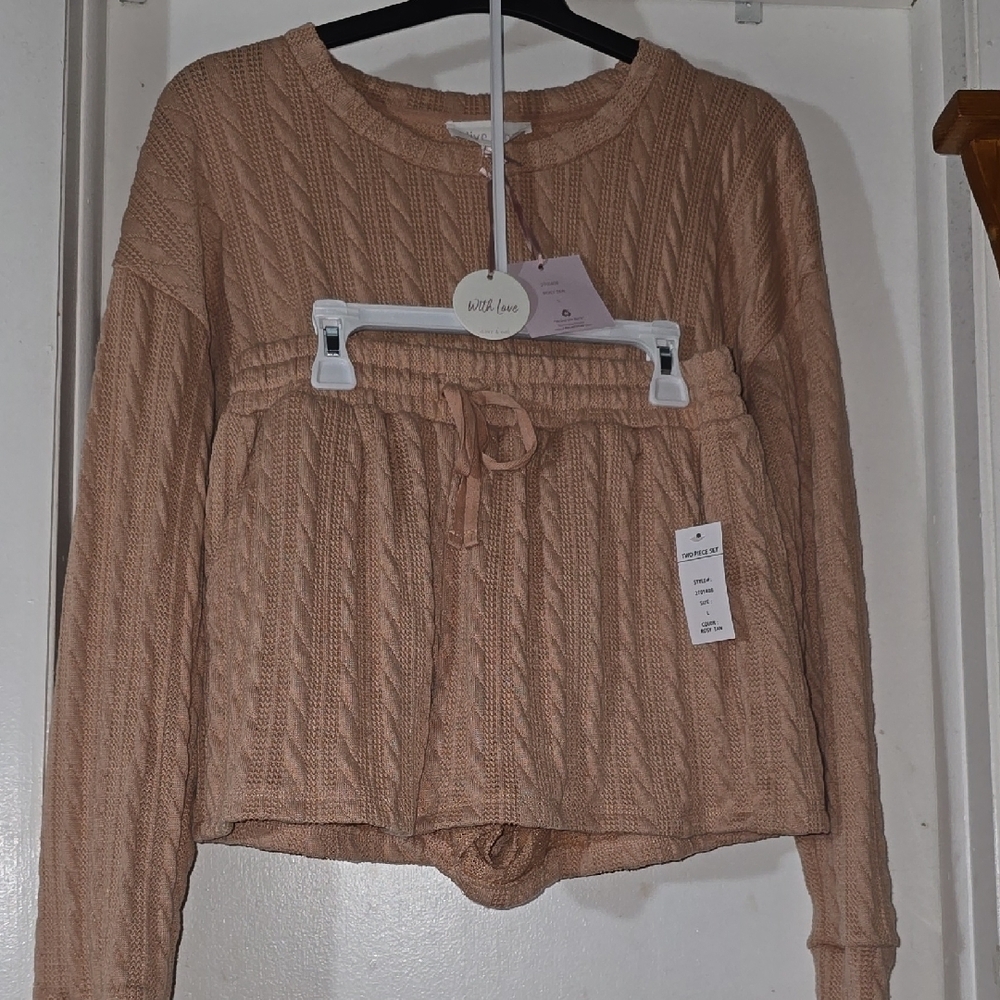Olive & Oak- Aerie Beige Cable Knit Sweater And Short.